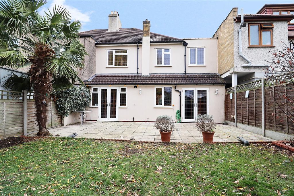 Property photo 1 of 21 Garden