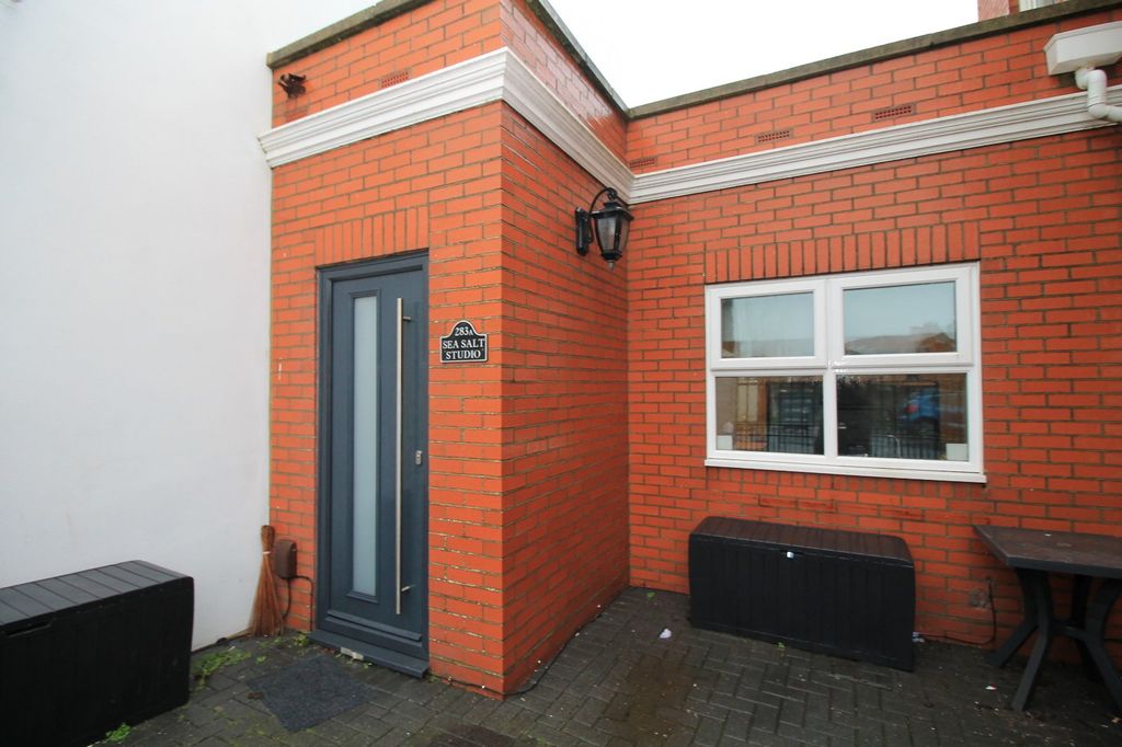 Property photo 1 of 6 Front