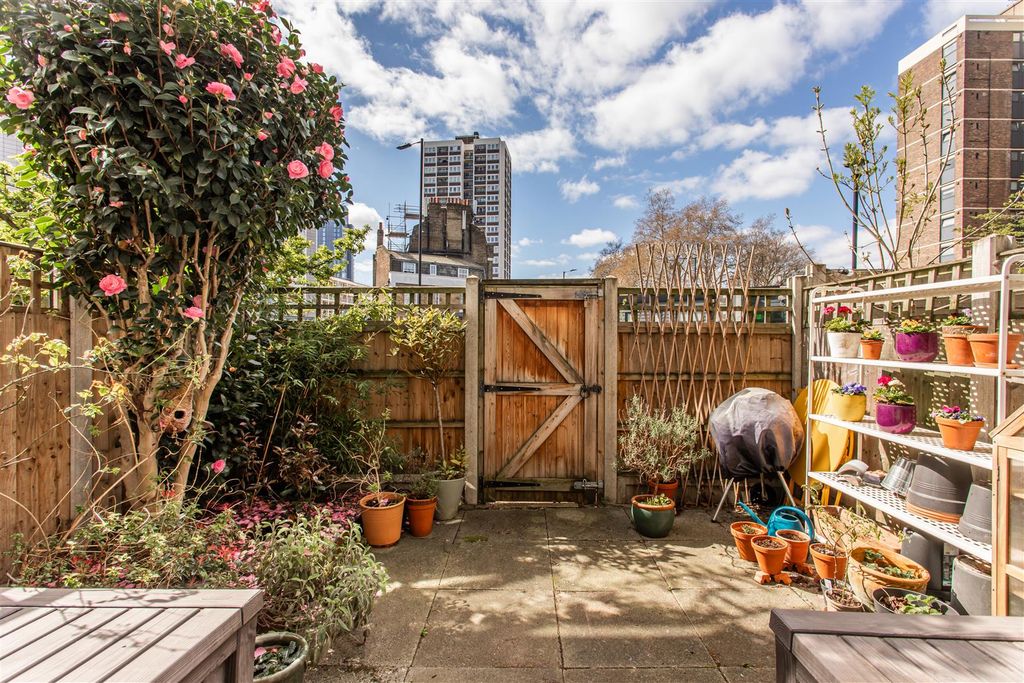 Property photo 2 of 19 Rear Garden