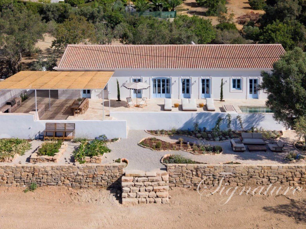 Property photo 1 of 60 Timeless Beauty - A Restored Algarvian Farmhouse In Santa Bárbara De Nexe