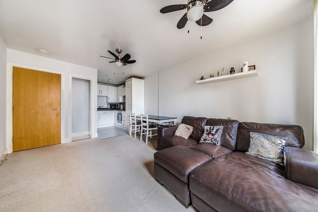 Property photo 2 of 17 Picture No. 06