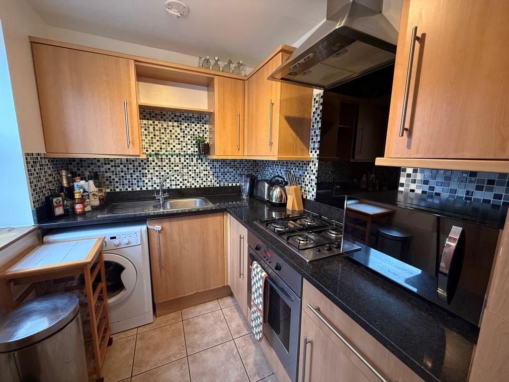 Property photo 1 of 5