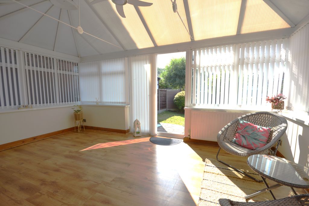 Property photo 2 of 17 Conservatory