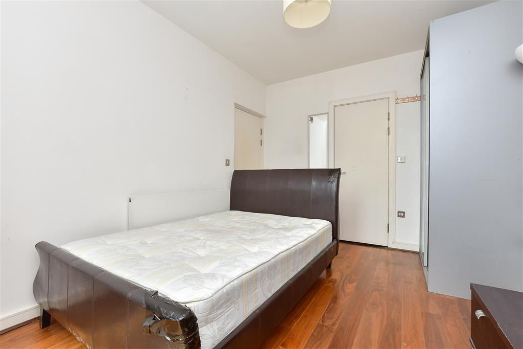 Property photo 3 of 10 Bedroom 1