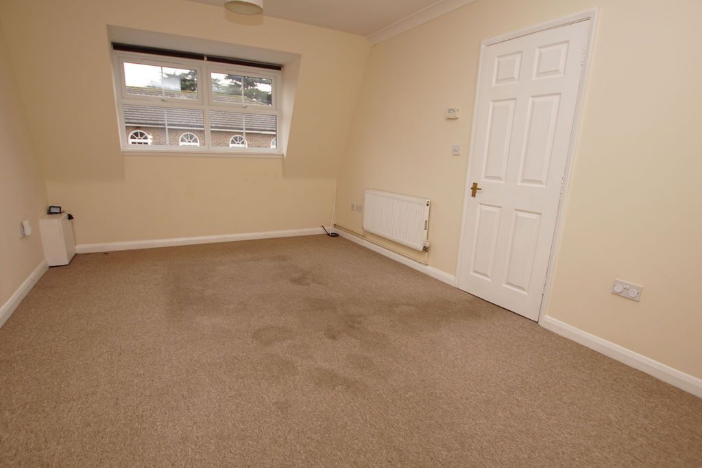 Property photo 2 of 9 Lounge