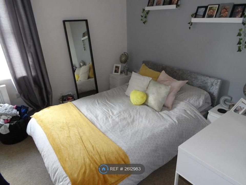 Property photo 3 of 8 Bedroom