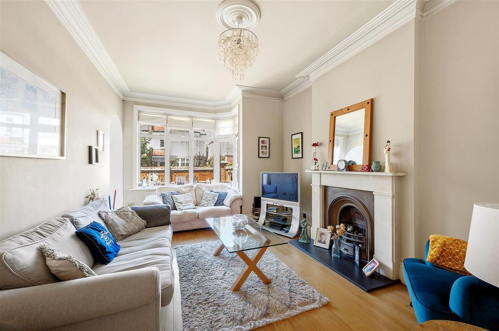 Property photo 2 of 11 12A Laurel Road -4.Jpg