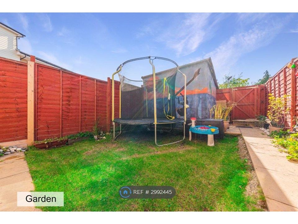 Property photo 3 of 8 Garden