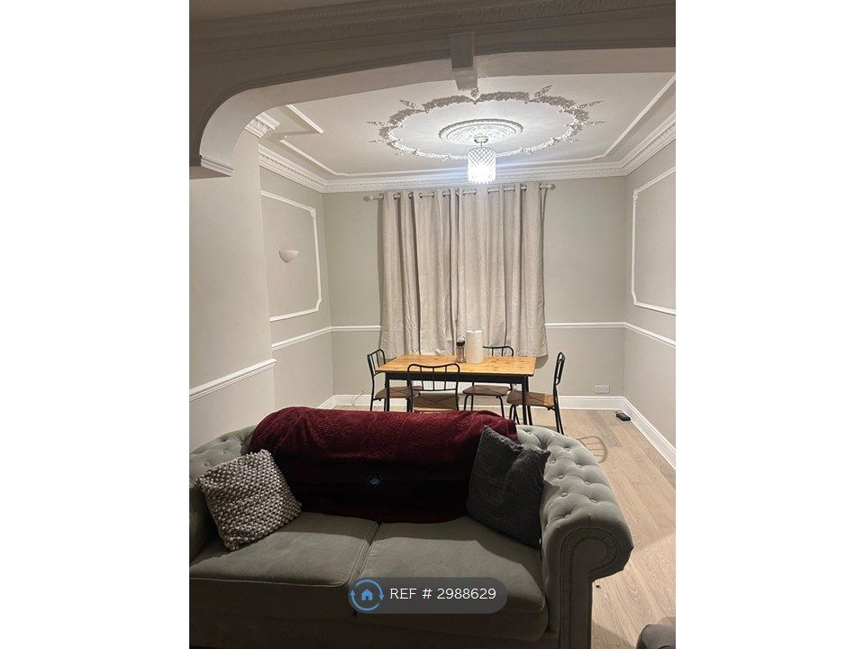 Property photo 2 of 8 Dining Area