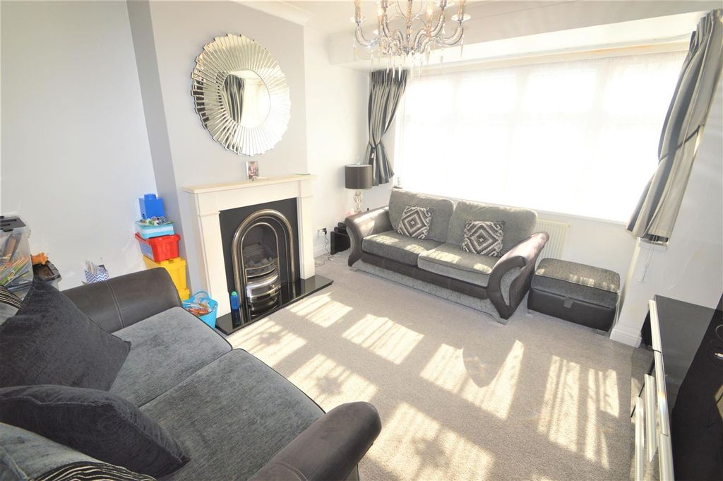 Property photo 2 of 6 Wray Ave Ig5