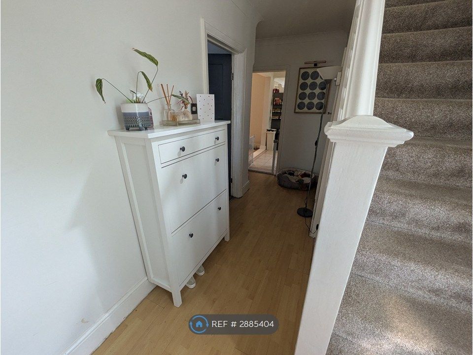 Property photo 2 of 16 Hallway