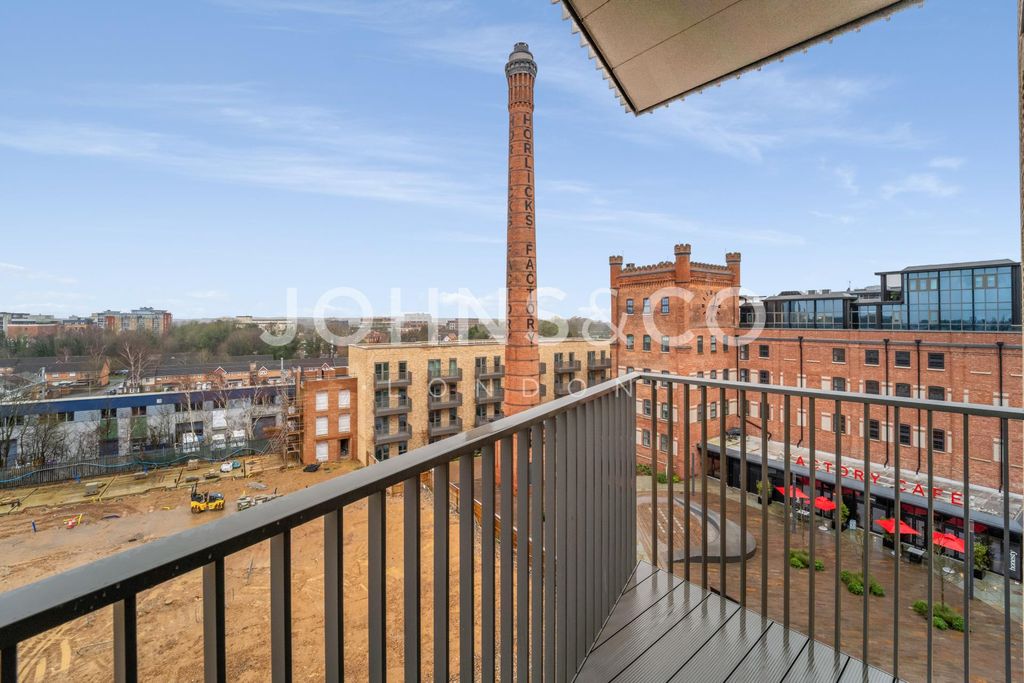 Property photo 3 of 12