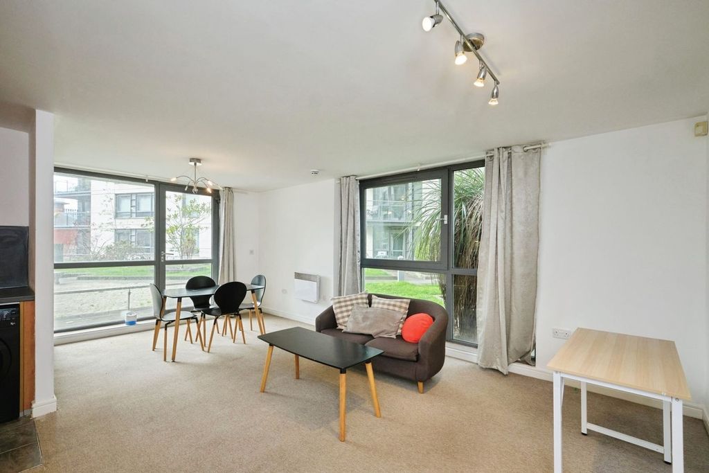 Property photo 2 of 19