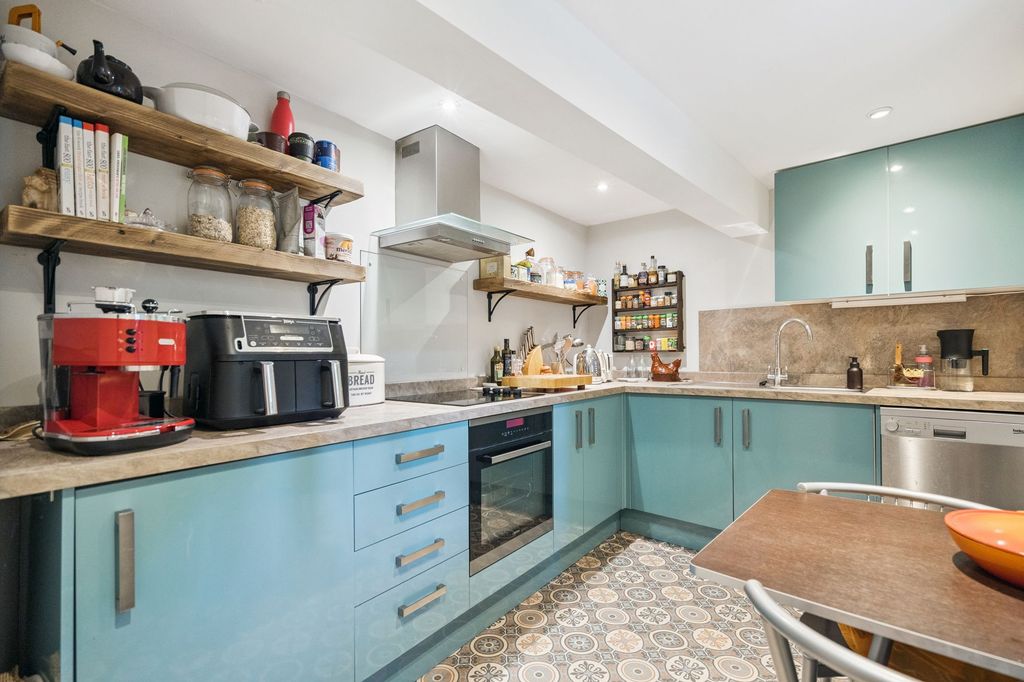Property photo 3 of 15 Kitchen