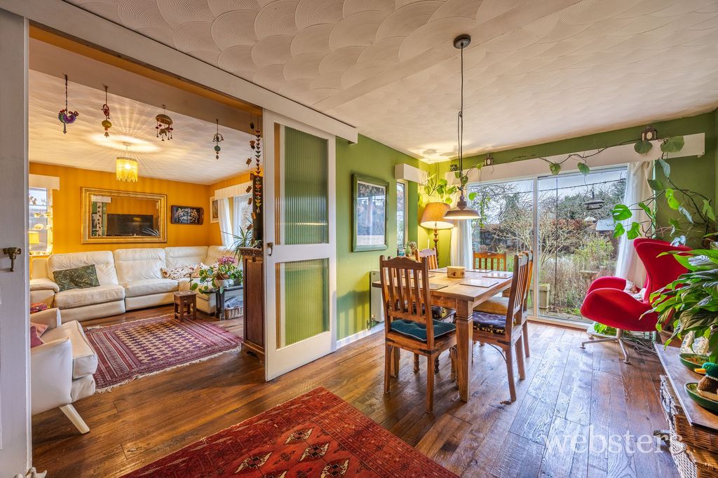 Property photo 2 of 30