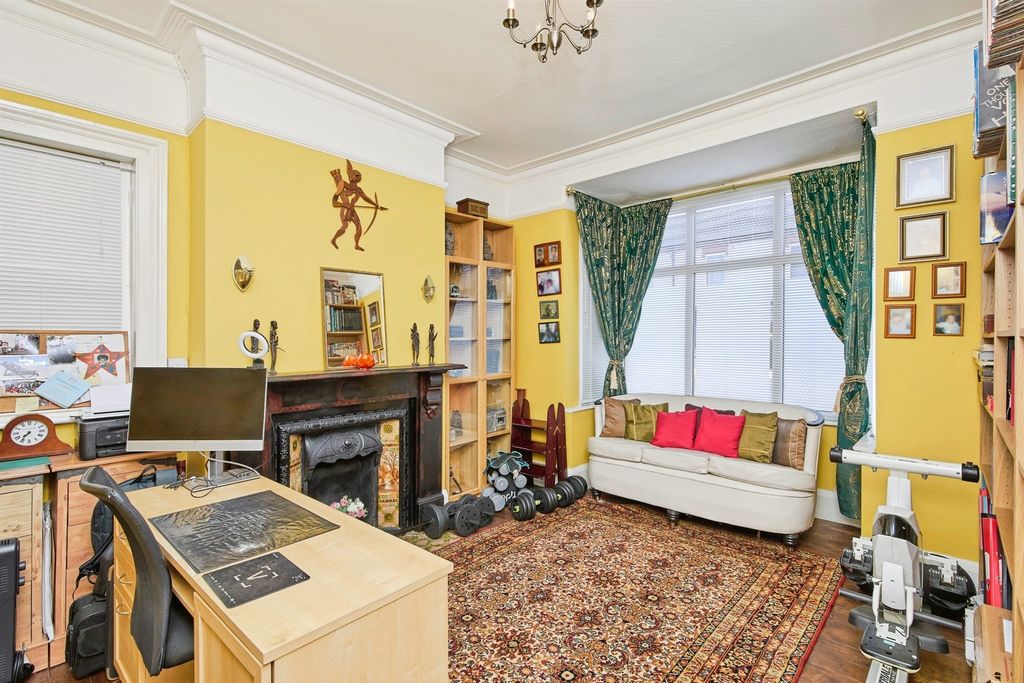 Property photo 3 of 16