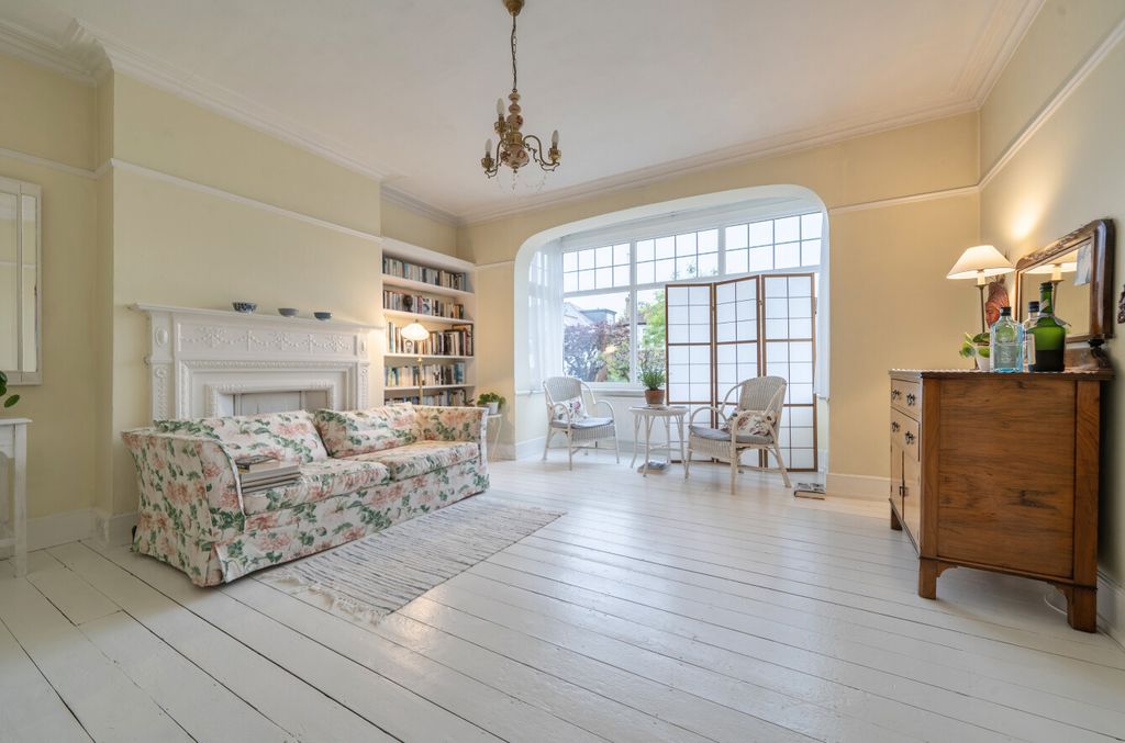 Property photo 2 of 18 2-6A01B188E4A79-1...