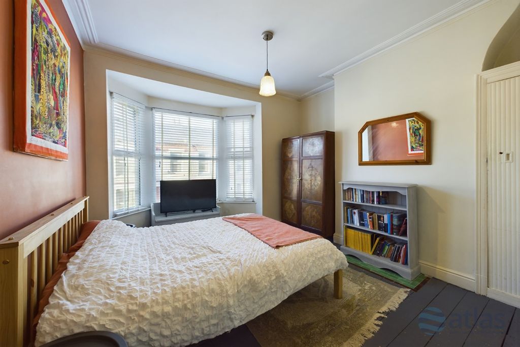 Property photo 3 of 19 Bedroom
