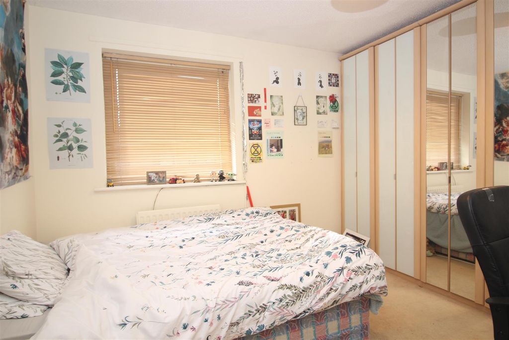 Property photo 3 of 6 Img_9335.Jpg