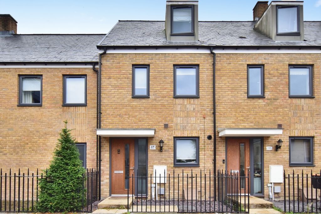 Property photo 1 of 17 Pbox-Img.Jpg