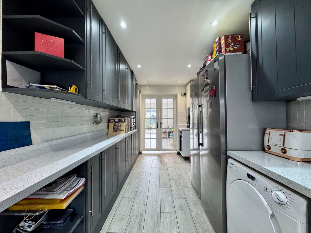 Property photo 1 of 22 Kitchen