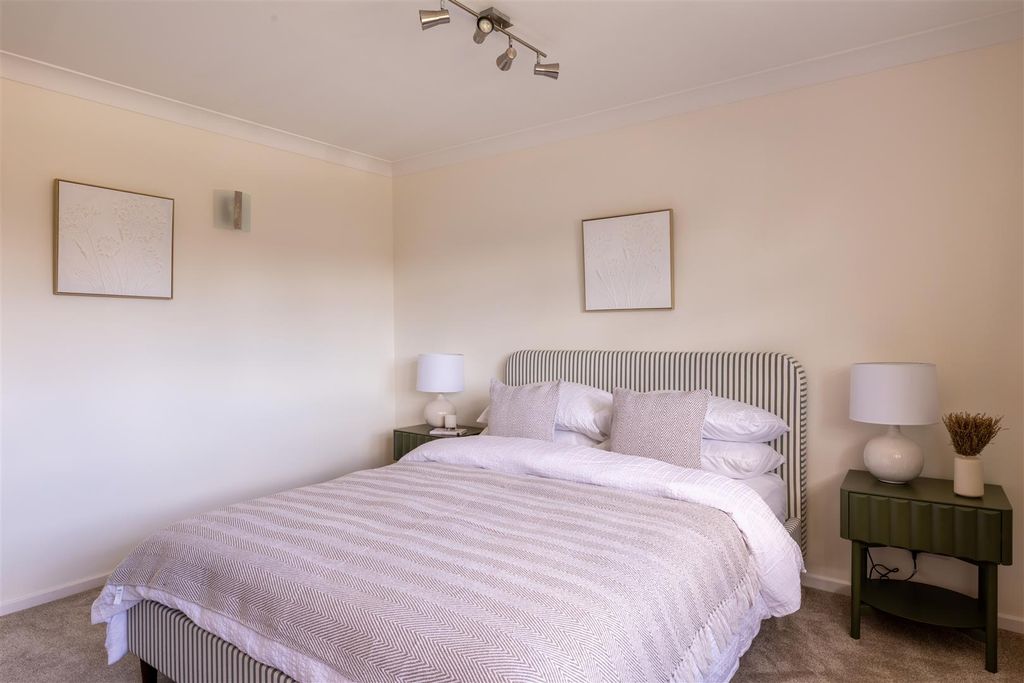 Additional image 28 of 4 bed detached house for saleBeaufort Close, Reigate RH2