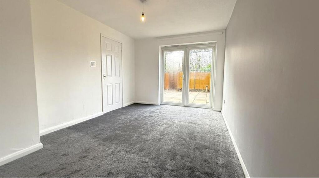 Property photo 2 of 12 74240.Jpg