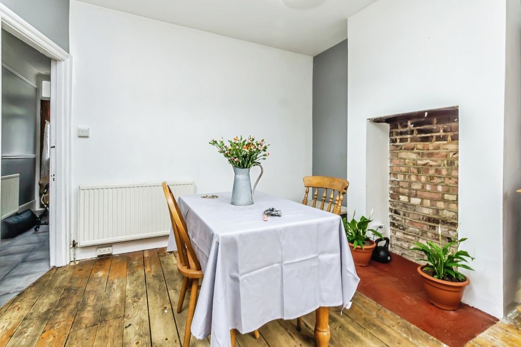Property photo 3 of 10 Pbox-Img.Jpg