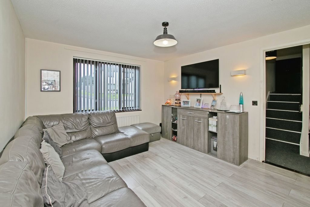 Property photo 2 of 12 Photo