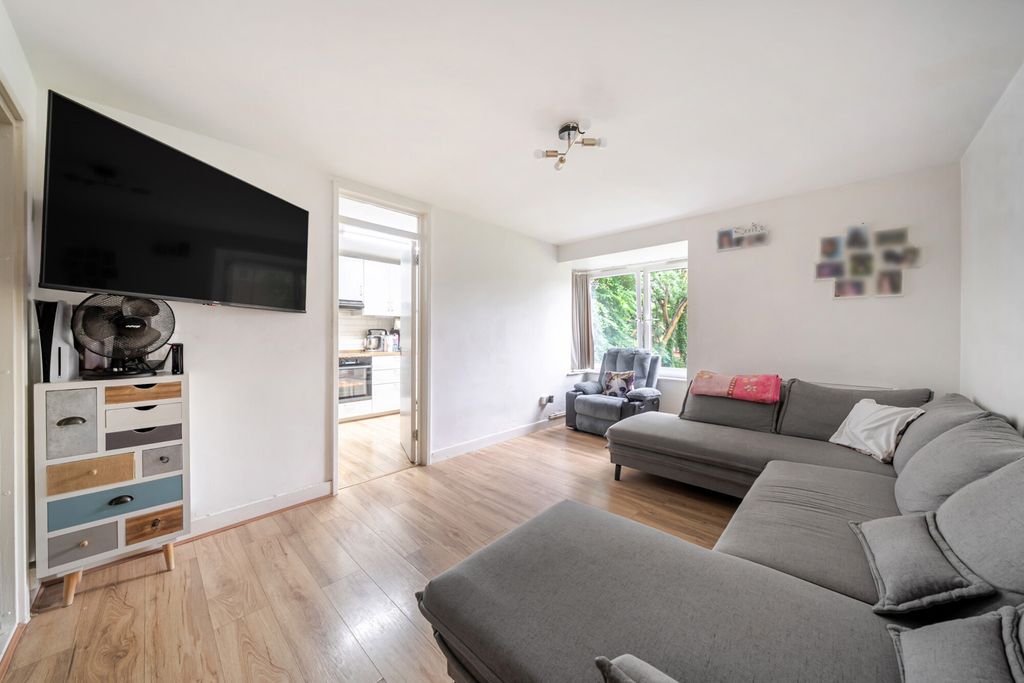 Property photo 1 of 15 1471852-5-6A20193...