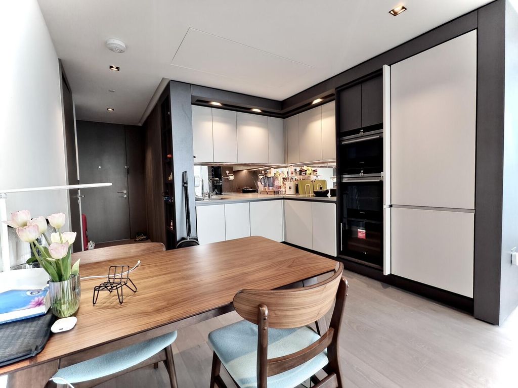 Property photo 3 of 7 Kitchen