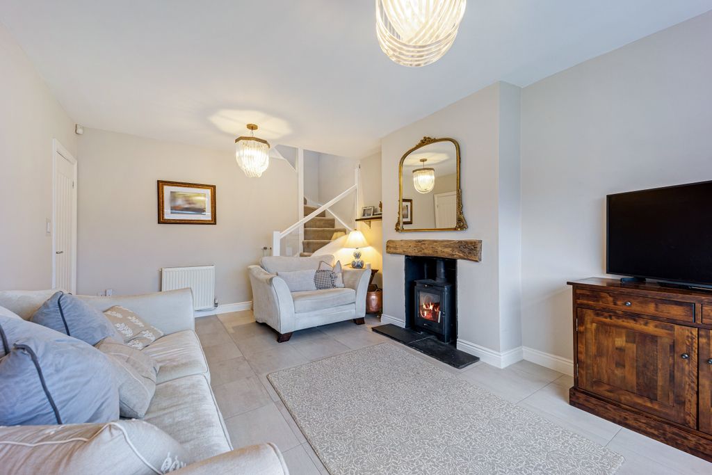 Property photo 2 of 12 Lounge