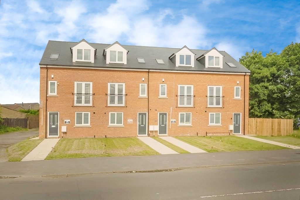 Property photo 1 of 12 External