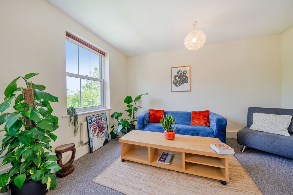 Property photo 3 of 17 1481756-7-6A350F4...