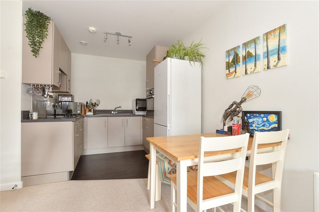 Property photo 1 of 9 Lounge/Kitchen