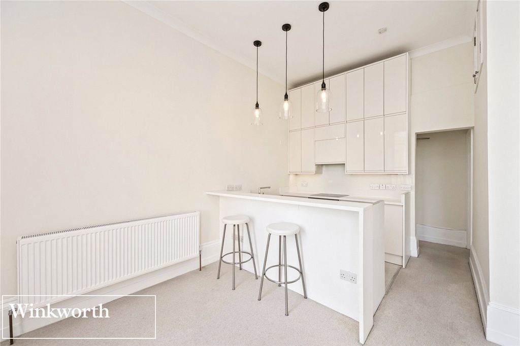 Property photo 3 of 22 Picture No. 17