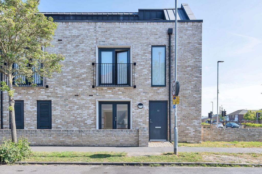 Property photo 1 of 13