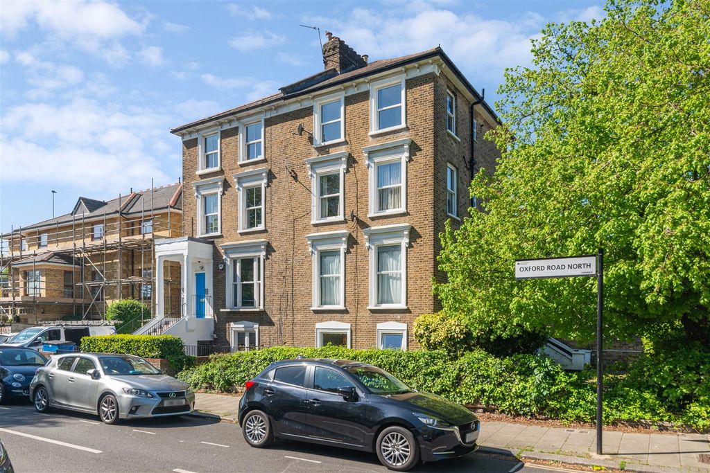 Property photo 1 of 9 Wellesley Road, W4 - For Sale