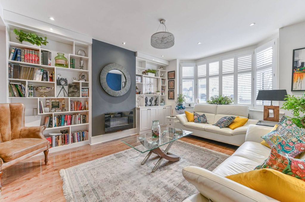 Property photo 1 of 27