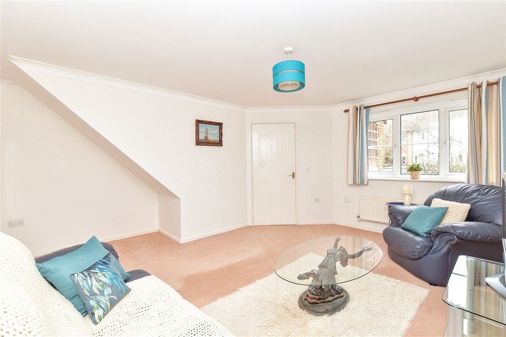 Property photo 1 of 10 Lounge