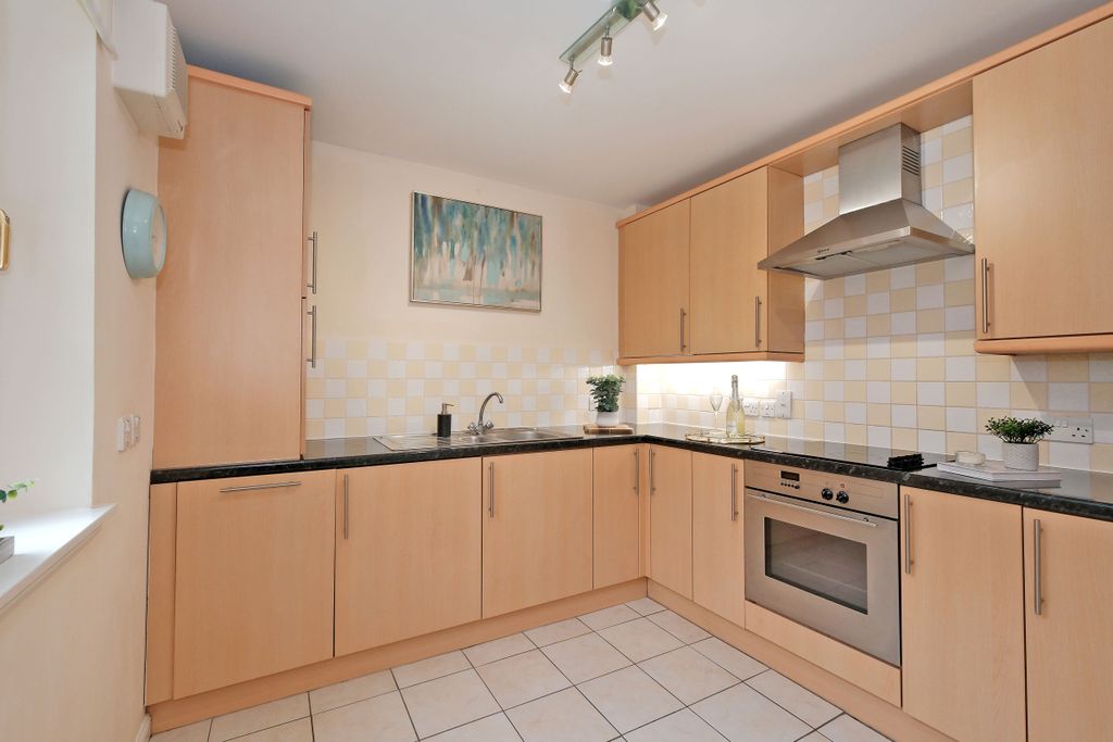 Additional image 6 of 2 bed flat for saleKing's Gate, The West End, Aberdeen AB15