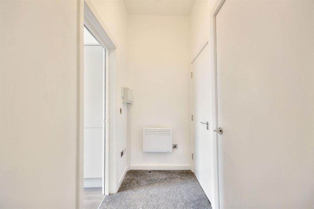 Property photo 2 of 8 Flat 6_1.Jpeg