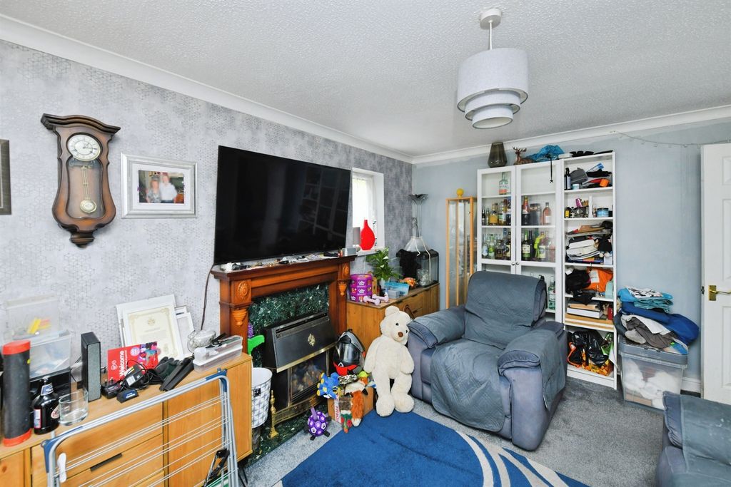 Property photo 3 of 15