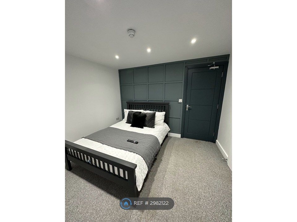 Property photo 1 of 10 Room 3