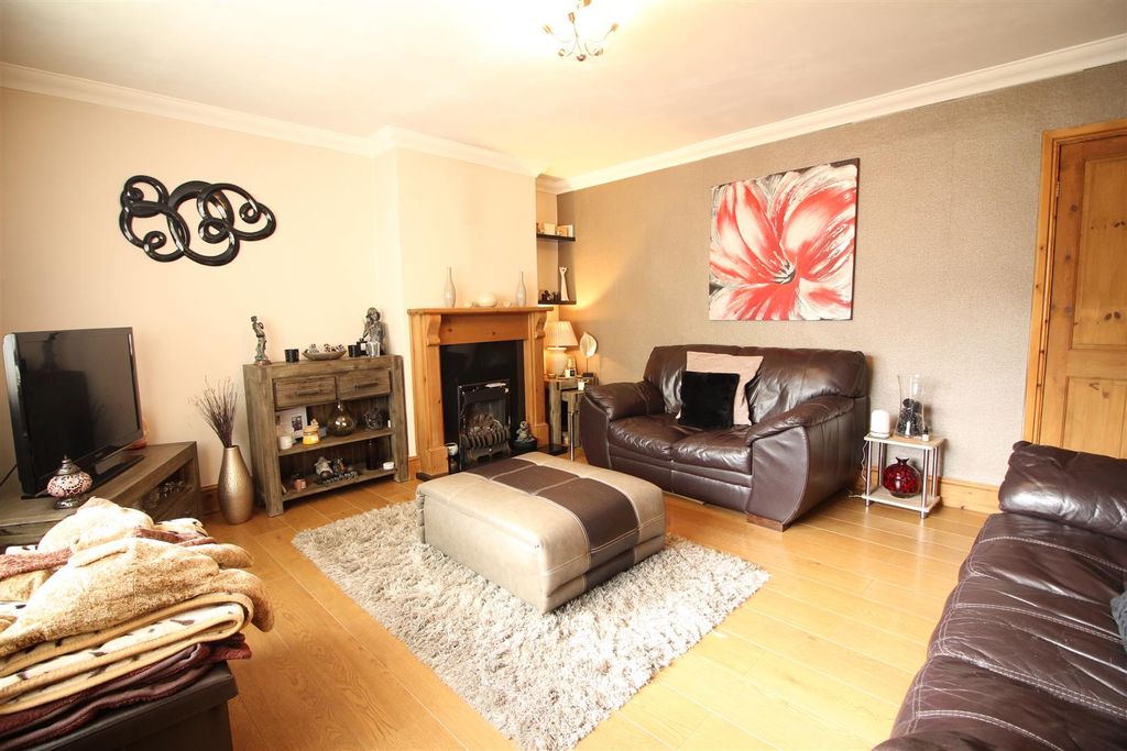 Property photo 2 of 15 Living Room