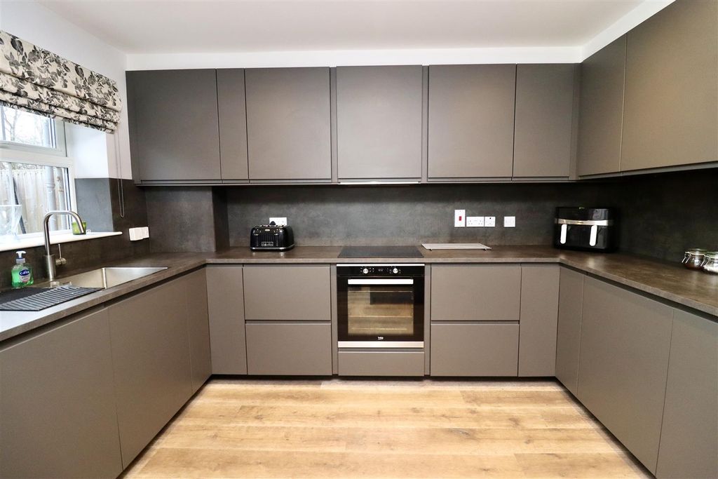 Property photo 3 of 16 Image00006.Jpeg