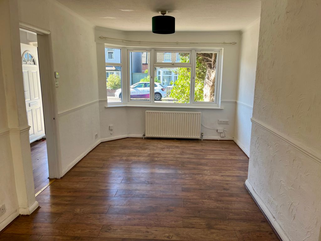 Property photo 1 of 12 Img_7941