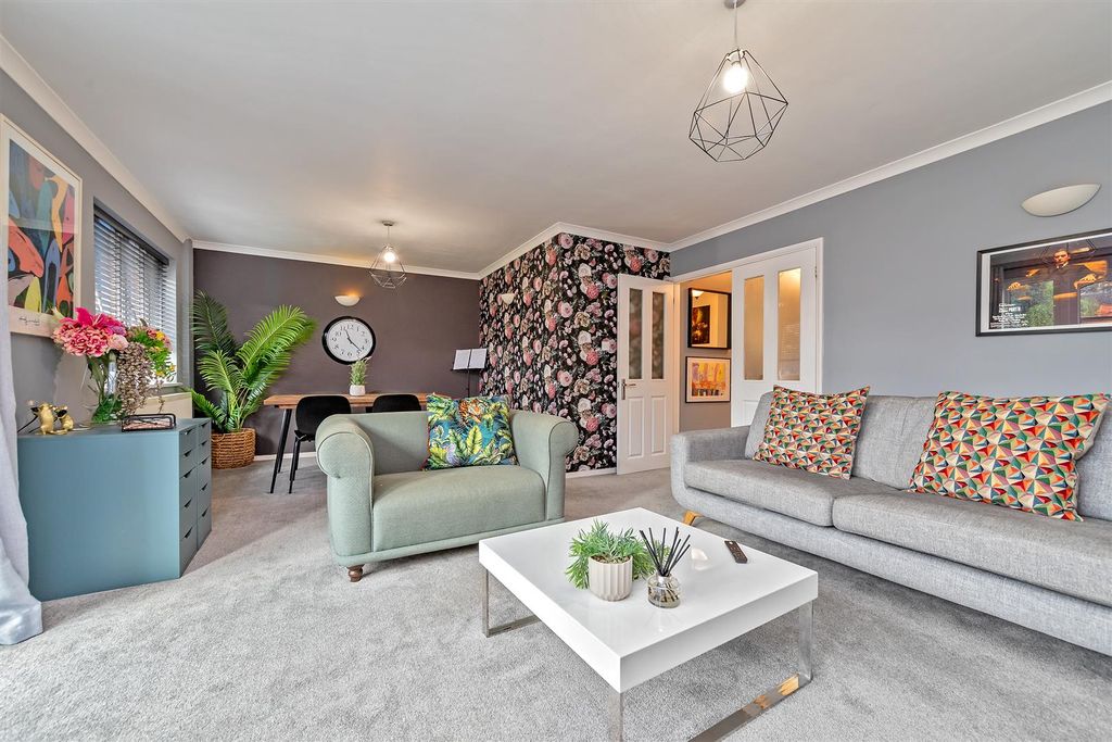 Property photo 2 of 30 48Tennysonroad-24.Jpg