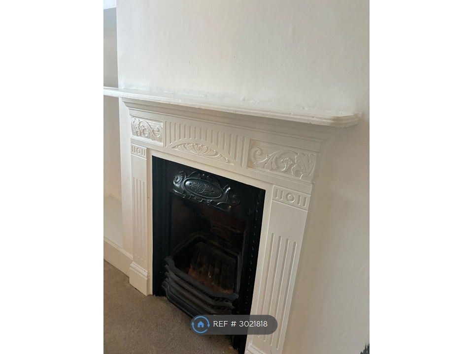 Property photo 2 of 28