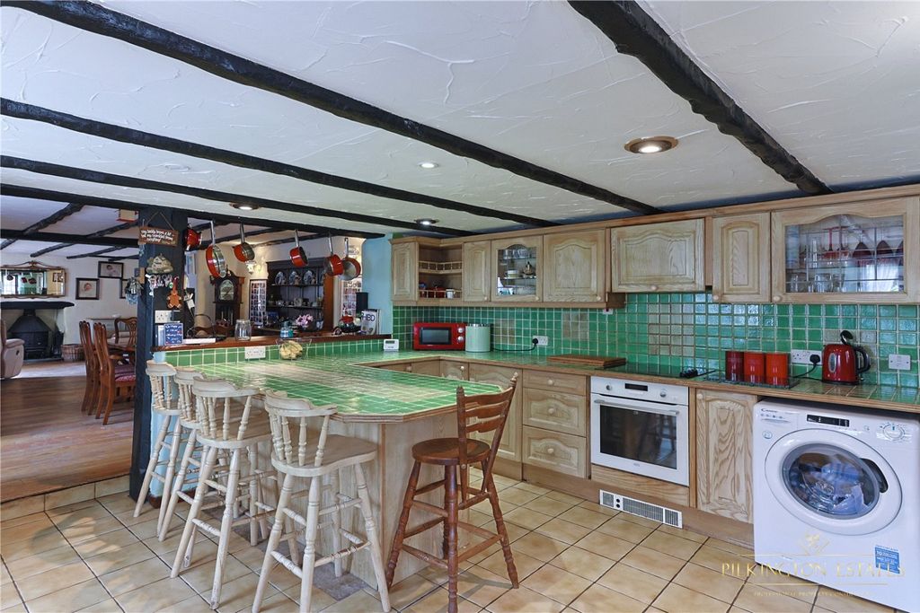 Property photo 3 of 31 4275192